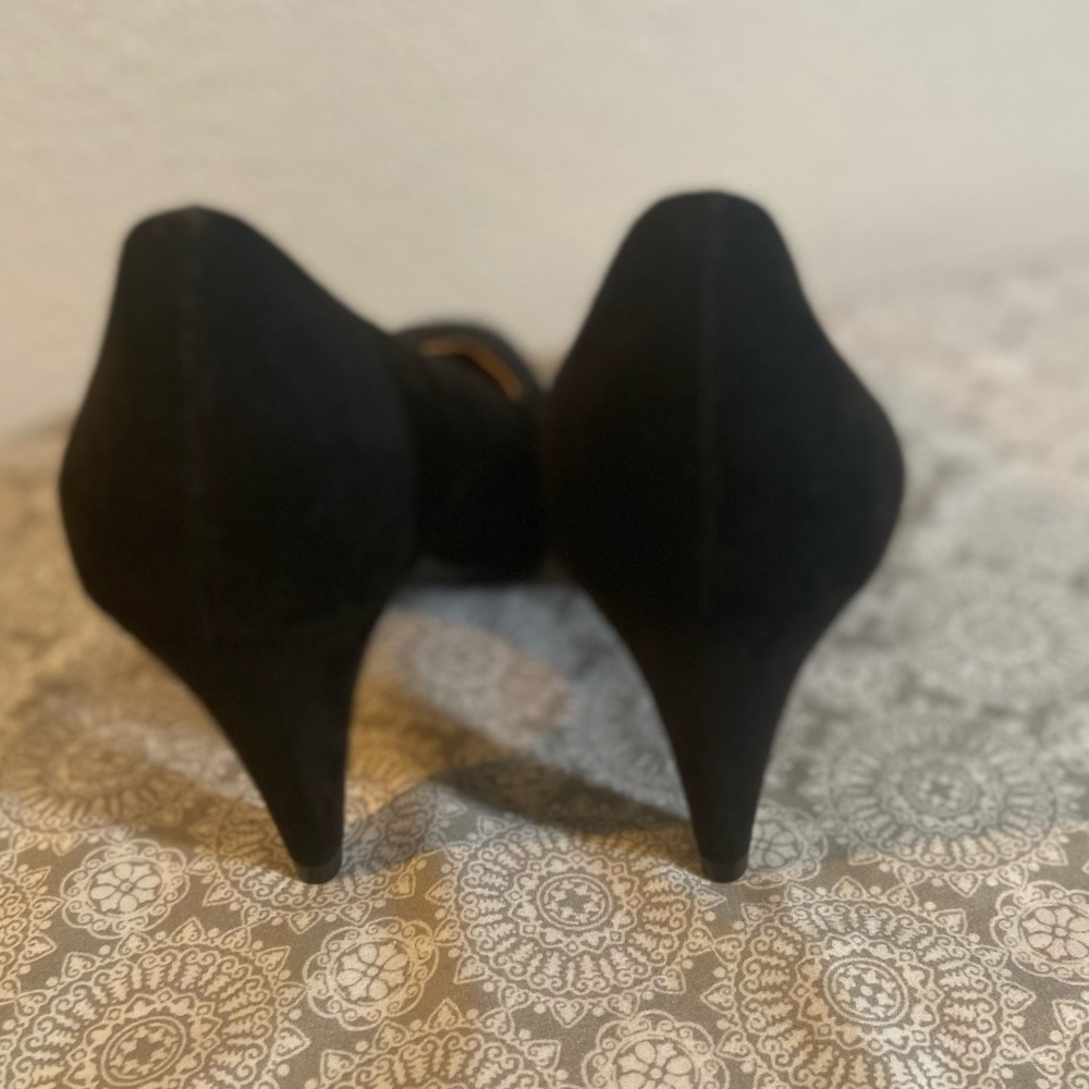 American Rag~Versatile~Black~Microsuede~Round Toe~Slip-On~Pump~Heel~Size 6.5 - Picture 6 of 11